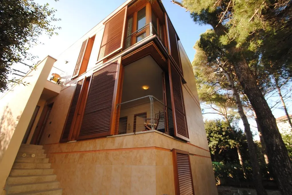 Villa Angolino Castiglioncello 0*,